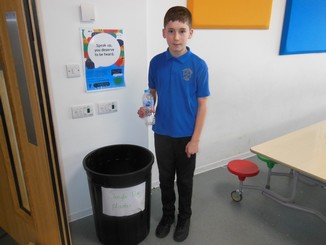 Photo of recycling bin